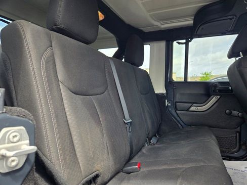 Used 2017 Jeep Wrangler Unlimited Willys image 8