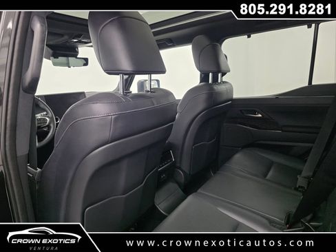 Used 2025 Lexus GX 550 w/ Accessory Package (2T) AWD/4WD image 19