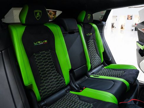 Used 2022 Lamborghini Urus AWD/4WD image 52