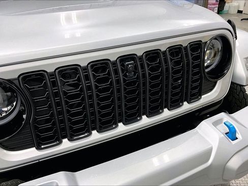 Used 2024 Jeep Wrangler High Altitude image 29