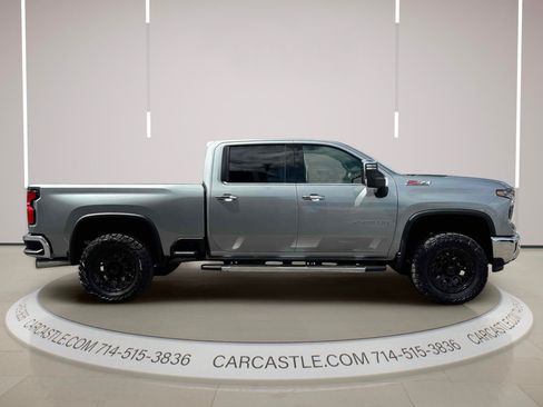 Used 2025 Chevrolet Silverado 2500 LTZ w/ LTZ Convenience Package AWD/4WD image 6
