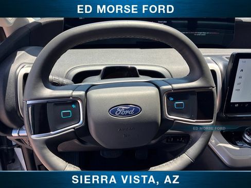 Used 2025 Ford Expedition Active AWD/4WD image 28