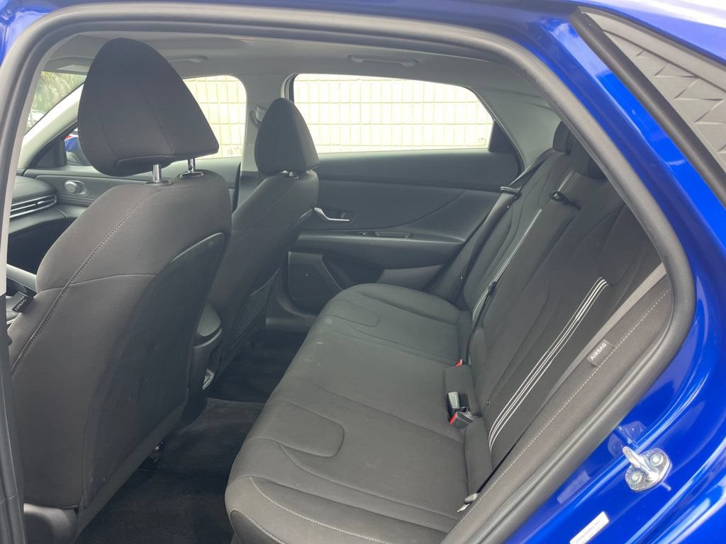 Used 2025 Hyundai Elantra SEL FWD image 12