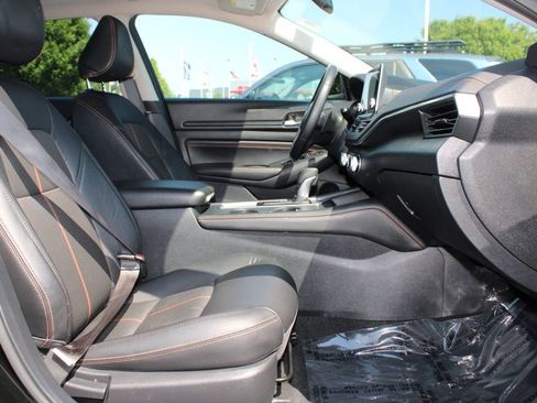 Used 2020 Nissan Altima 2.0 SR FWD image 12
