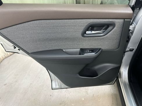 Certified 2022 Nissan Rogue SV image 27