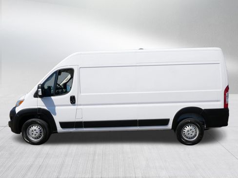 Used 2025 RAM ProMaster 2500 w/ Convenience Group FWD image 4