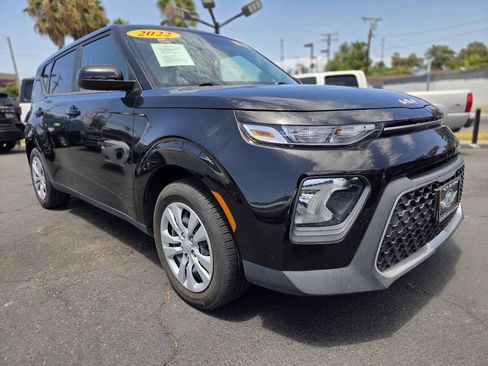 Used 2022 Kia Soul LX FWD image 10