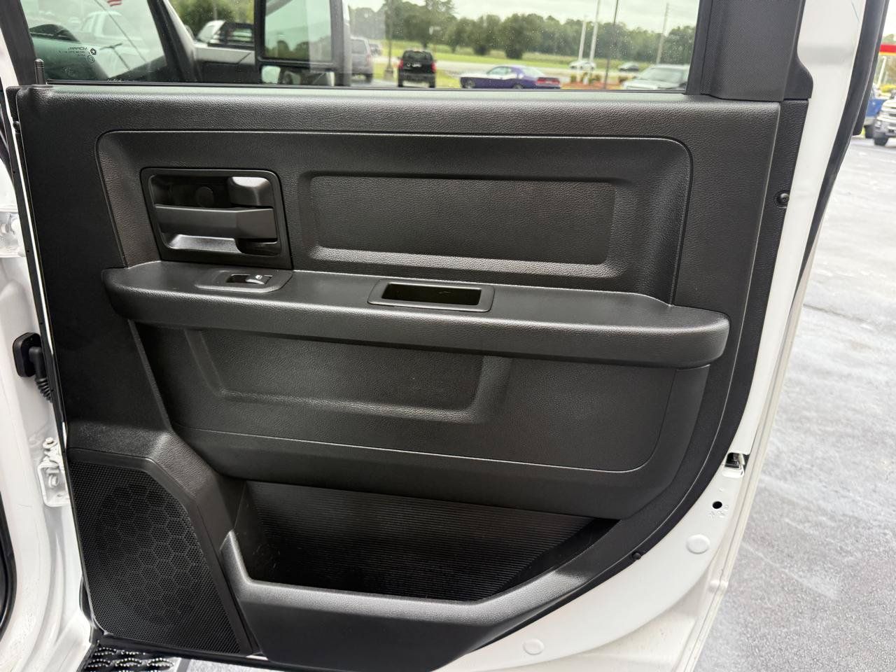 Used 2025 RAM 3500 Tradesman w/ Chrome Appearance Group AWD/4WD image 16