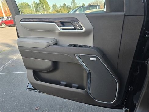 New 2026 GMC Sierra 1500 SLT w/ SLT Premium Package image 19