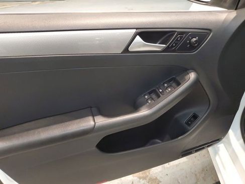 Used 2017 Volkswagen Jetta S image 11