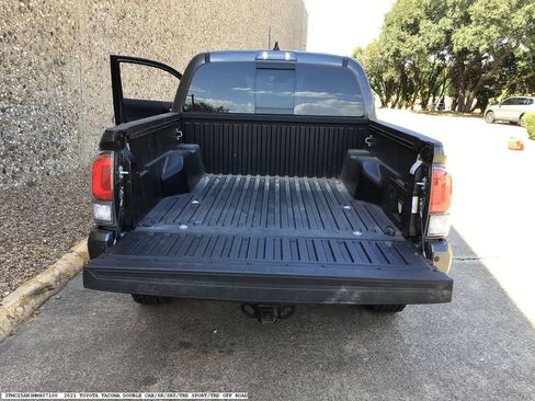 Used 2021 Toyota Tacoma TRD Off-Road w/ TRD Premium Off Road Package AWD/4WD image 10