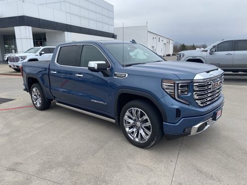 Used 2024 GMC Sierra 1500 Denali w/ Denali Reserve Package image 7