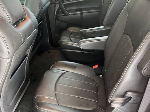 Used 2015 Buick Enclave Leather FWD image 8