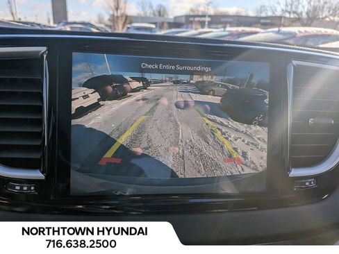 Used 2024 Chrysler Pacifica Touring-L image 23