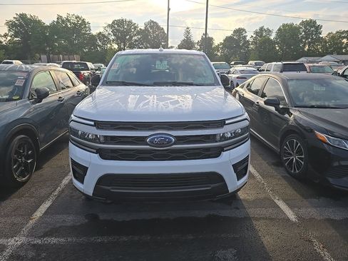 Used 2022 Ford Expedition Max XL AWD/4WD image 2