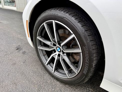 Used 2022 BMW 330i xDrive Sedan w/ Driving Assistance Package AWD/4WD image 14