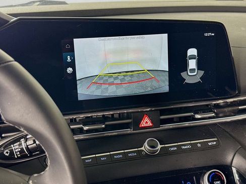 Used 2023 Hyundai Elantra Limited FWD image 11