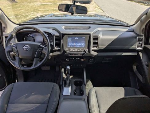 Used 2022 Nissan Frontier SV RWD image 13