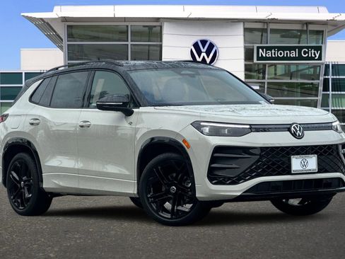 New 2026 Volkswagen Tiguan SE R-Line image 2