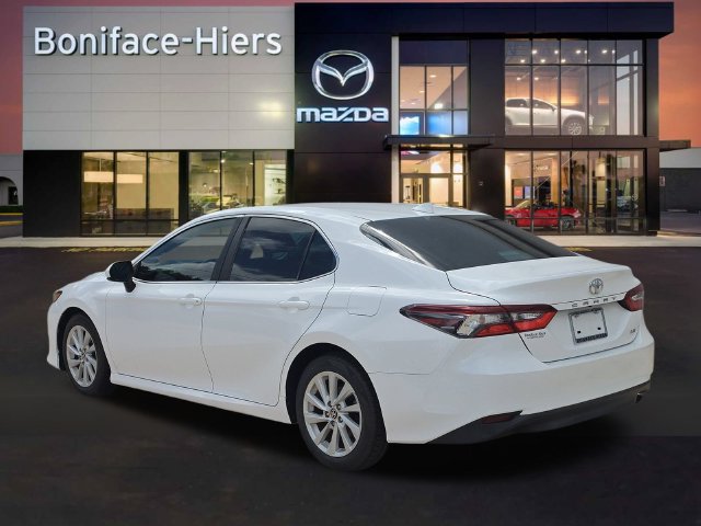 Used 2021 Toyota Camry LE FWD image 3
