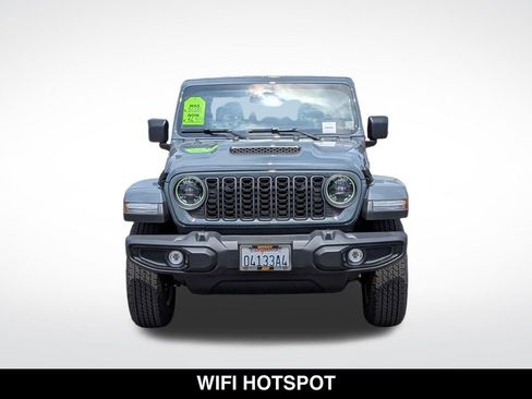Used 2026 Jeep Gladiator Sport AWD/4WD image 3