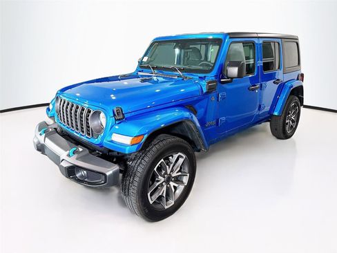 Used 2024 Jeep Wrangler Sport S image 1