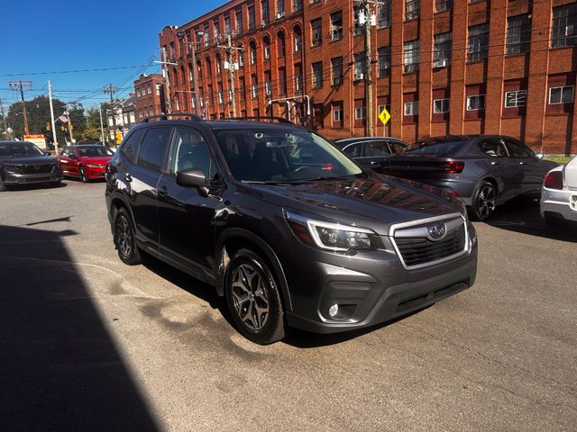 Used 2021 Subaru Forester Premium AWD/4WD image 3