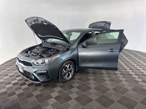 Certified 2019 Kia Forte LXS FWD image 12