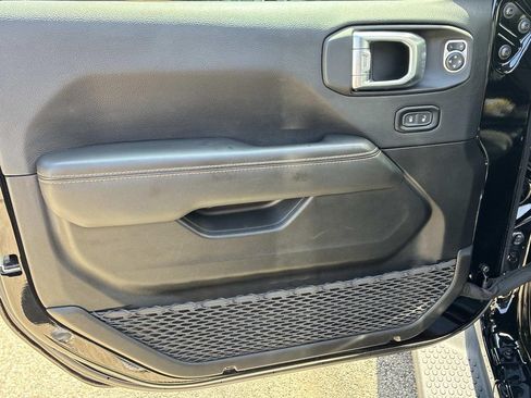 Used 2024 Jeep Wrangler Unlimited Sahara w/ Technology Group AWD/4WD image 31