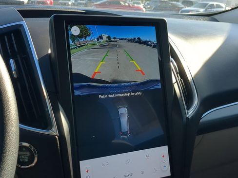 Used 2024 Ford Edge Titanium image 23