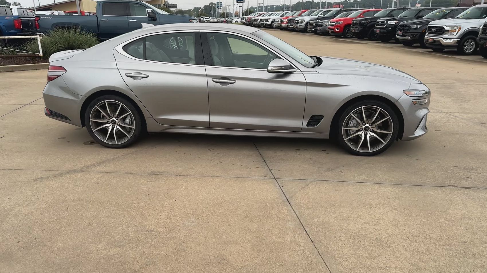 Used 2024 Genesis G70 2.5T RWD image 9