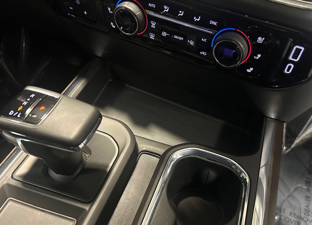 Used 2024 Chevrolet Silverado 1500 High Country w/ Technology Package AWD/4WD image 23