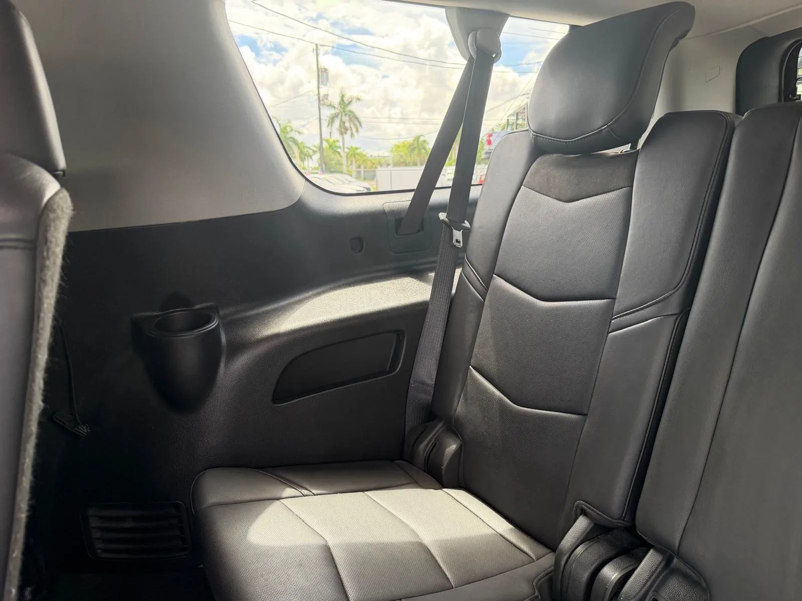 Used 2019 Cadillac Escalade ESV Luxury AWD/4WD image 41