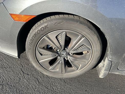 Used 2019 Honda Civic EX image 7