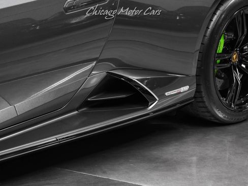 Used 2022 Lamborghini Huracan EVO RWD image 31