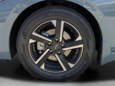 Used 2024 Nissan Sentra SV image 27