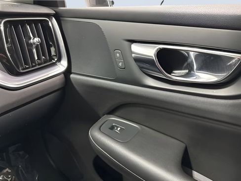Used 2019 Volvo S60 T6 Momentum w/ Premium Package AWD/4WD image 33