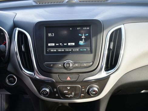 Used 2018 Chevrolet Equinox LS FWD image 14