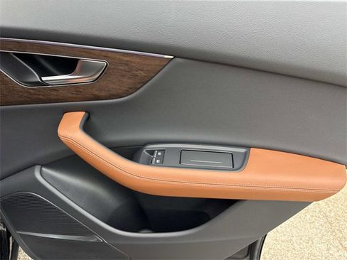 Used 2025 Audi Q8 Prestige image 20