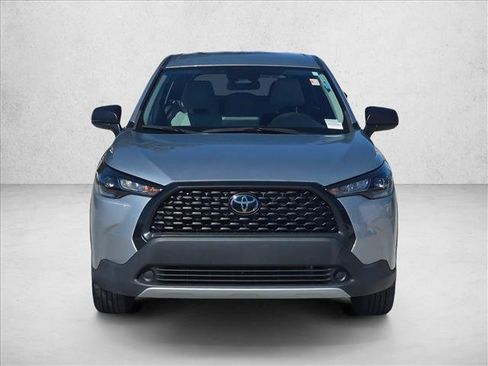 Used 2024 Toyota Corolla Cross L FWD image 2