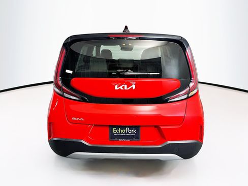Used 2025 Kia Soul LX w/ LX Technology Package FWD image 7