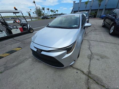 Used 2021 Toyota Corolla LE FWD image 1