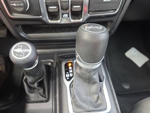Used 2019 Jeep Wrangler Unlimited Sport S AWD/4WD image 20