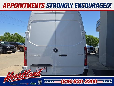 Used 2025 Mercedes-Benz Sprinter 2500 image 9