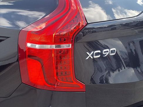 Used 2019 Volvo XC90 T6 Momentum w/ Advanced Package image 5