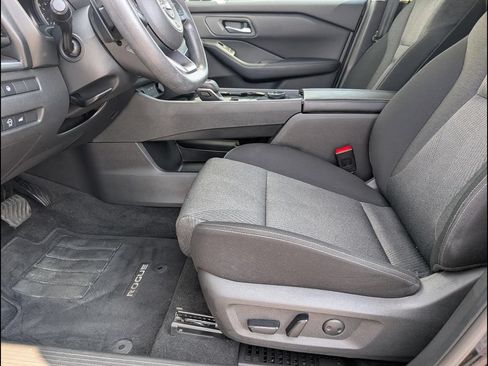 Used 2024 Nissan Rogue SV AWD/4WD image 12