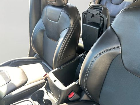 Used 2019 Jeep Cherokee Latitude Plus image 20