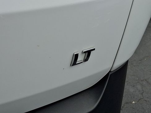 Certified 2023 Chevrolet Traverse LT FWD image 32