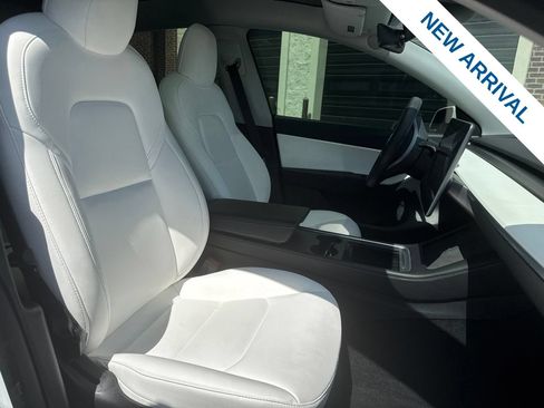 Used 2022 Tesla Model Y Long Range AWD/4WD image 10