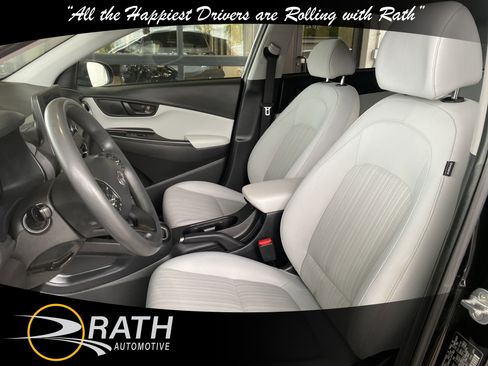 Used 2023 Hyundai Kona SEL FWD image 11